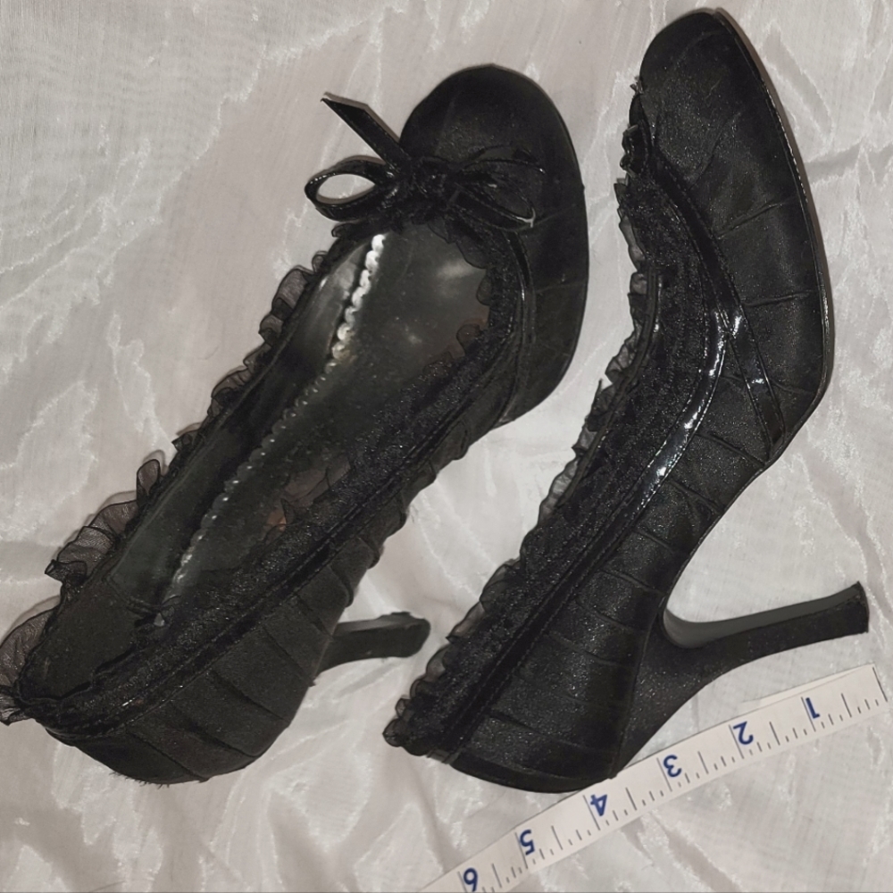 Girly Black Ruffles Dressy High Heel Pumps